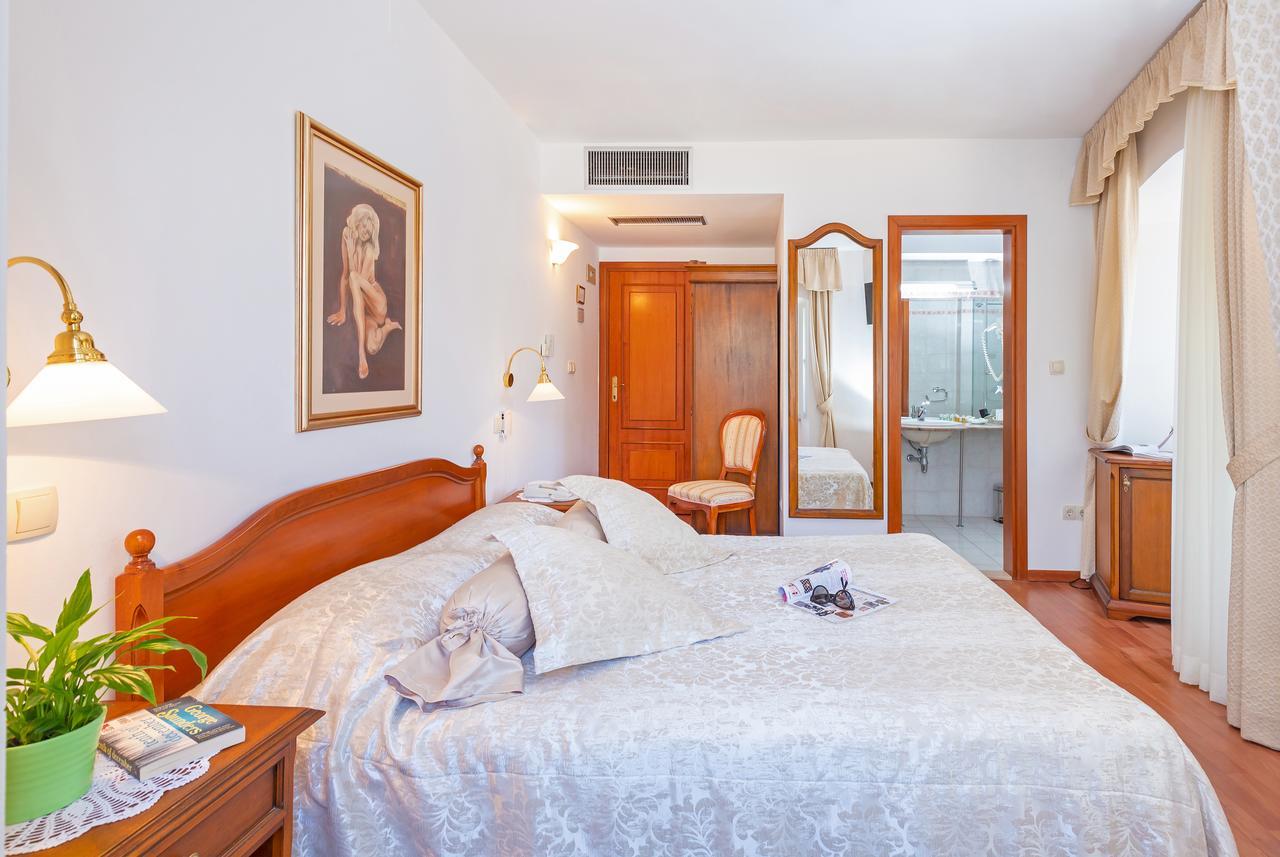 Hotel Ostrea ستون المظهر الخارجي الصورة